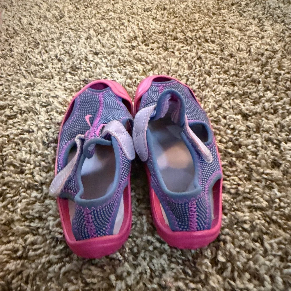 Nike Sunray Protective Water Shoes Closed toed Purple & Pink Size 6